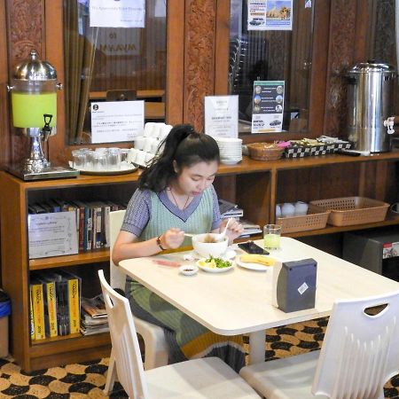 Backpacker Hostel (Adults Only) Rangoon Eksteriør billede