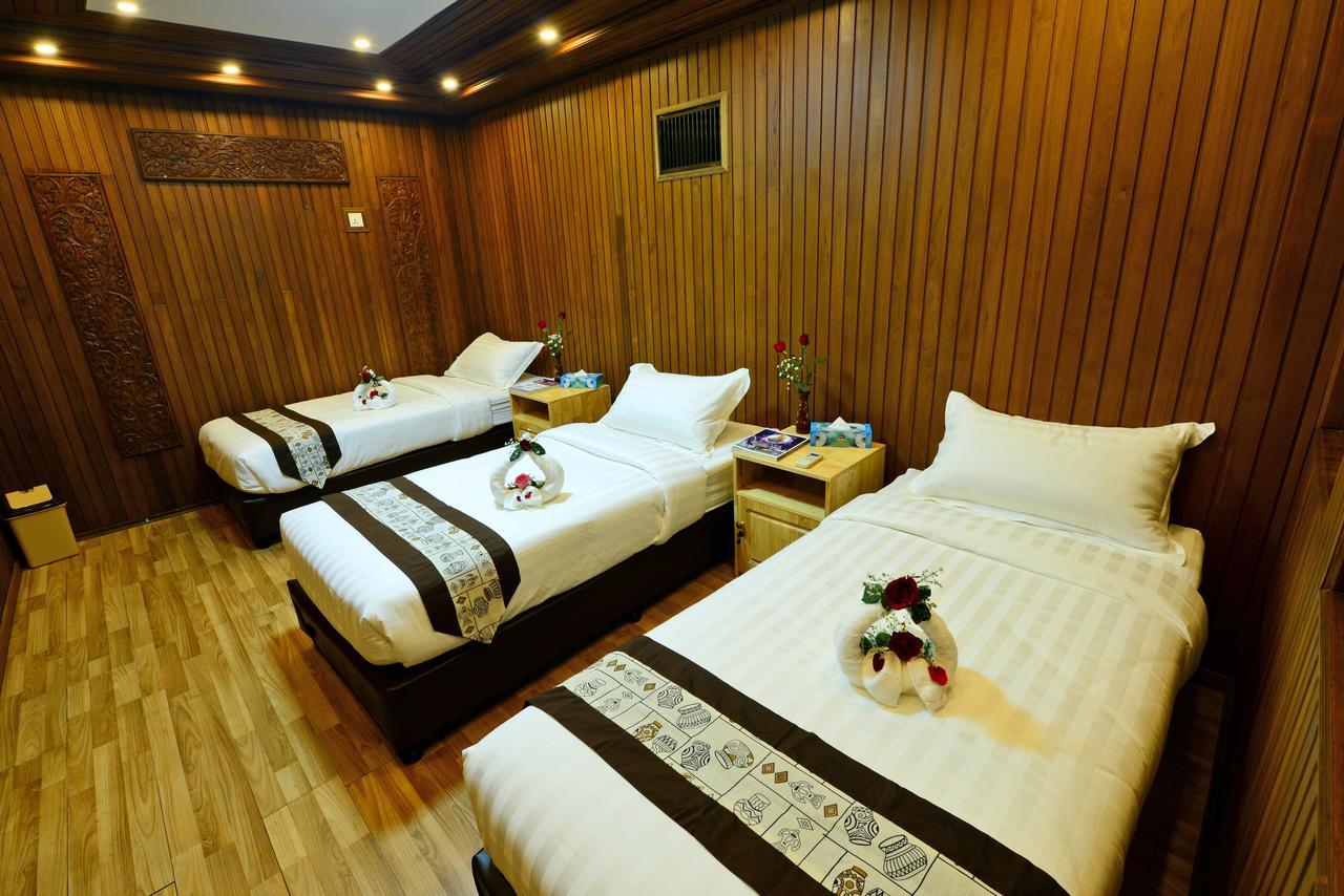 Backpacker Hostel (Adults Only) Rangoon Eksteriør billede