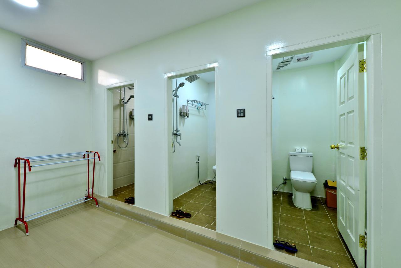 Backpacker Hostel (Adults Only) Rangoon Eksteriør billede