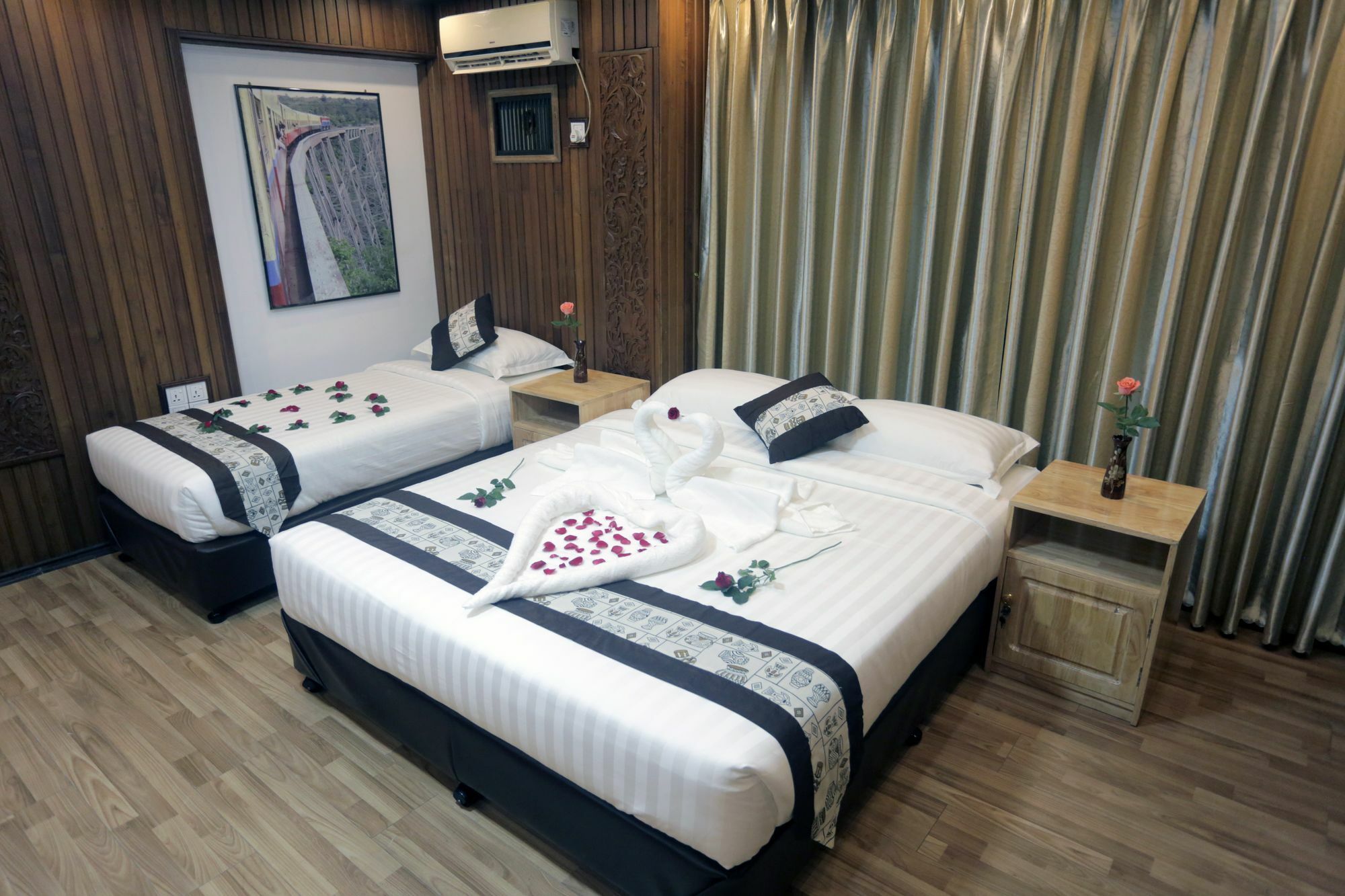 Backpacker Hostel (Adults Only) Rangoon Eksteriør billede