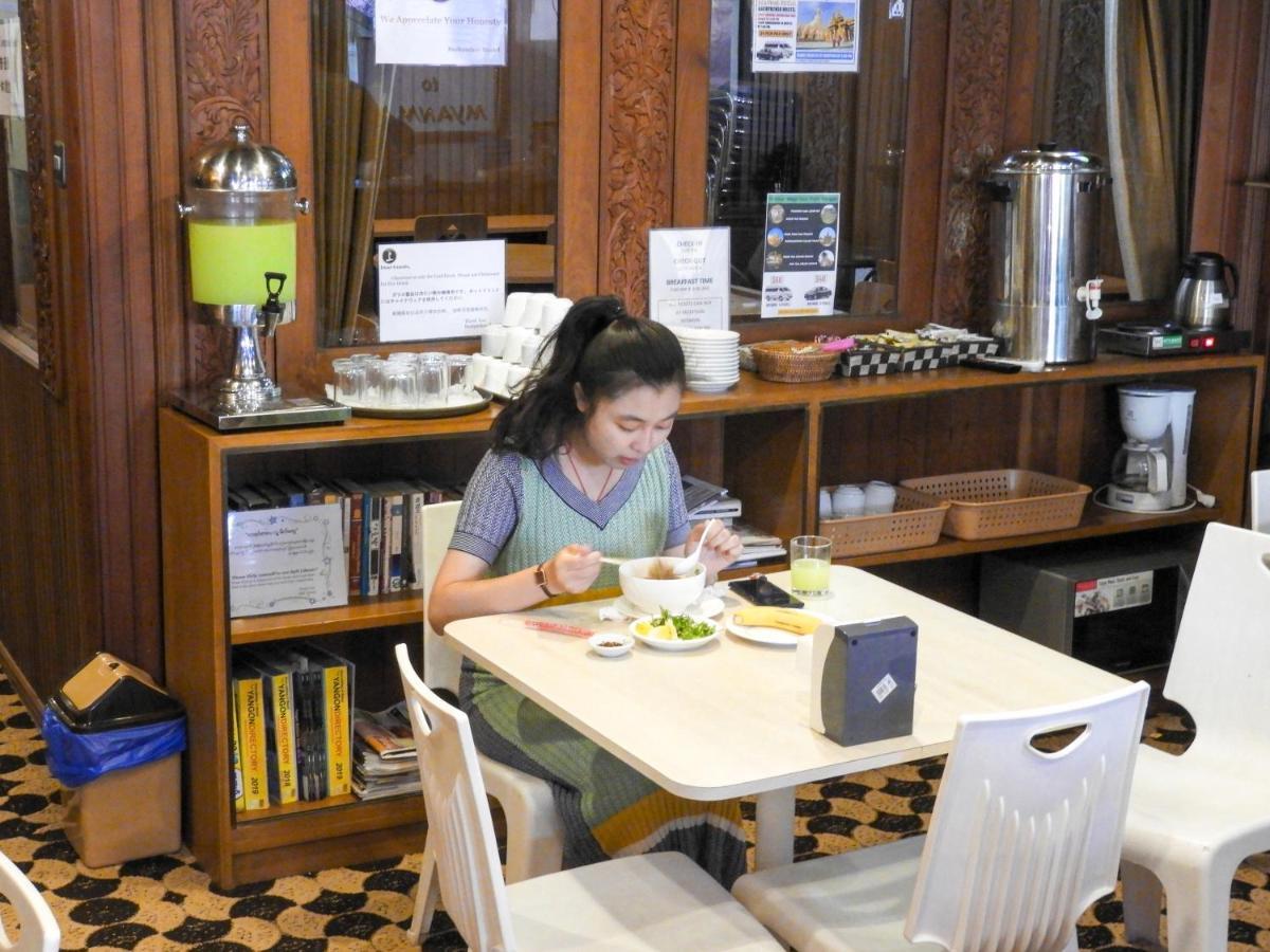 Backpacker Hostel (Adults Only) Rangoon Eksteriør billede